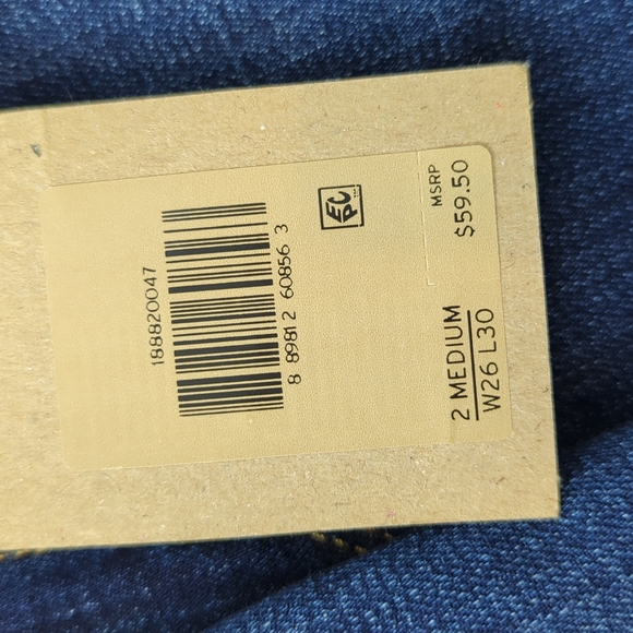 NWT LEVI'S 721 HIGH-RISE SKINNY JEANS - Picture 5 of 6